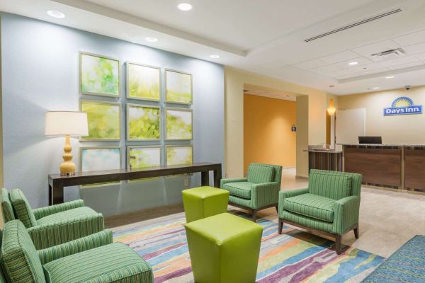 DAYS INN BY WYNDHAM CADIZ (Cadiz)